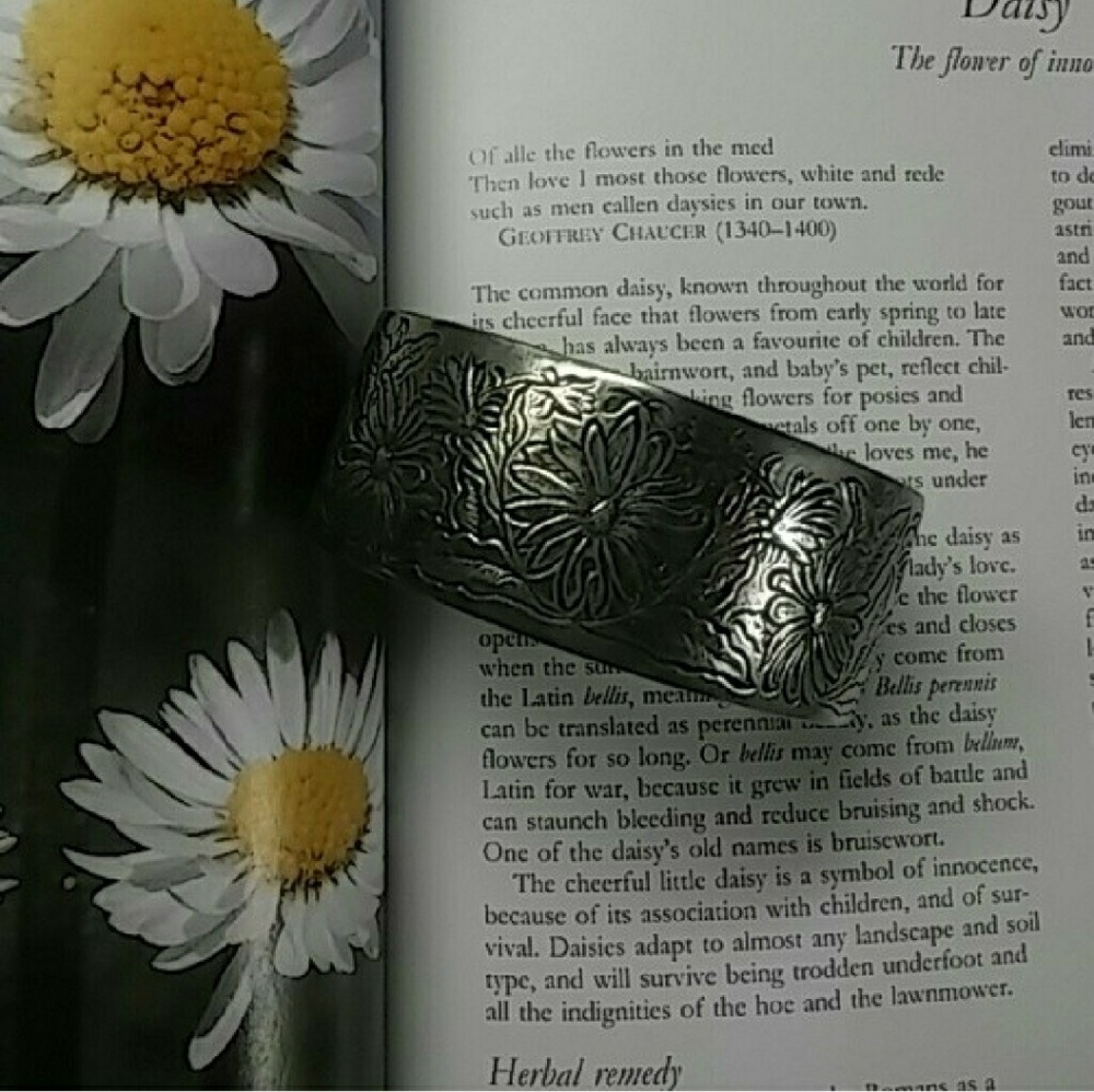 Vintage Daisy Silver Cuff